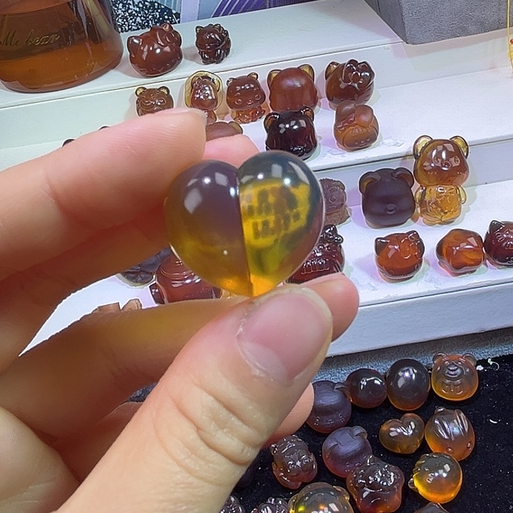 琥珀未镶嵌裸石琥珀