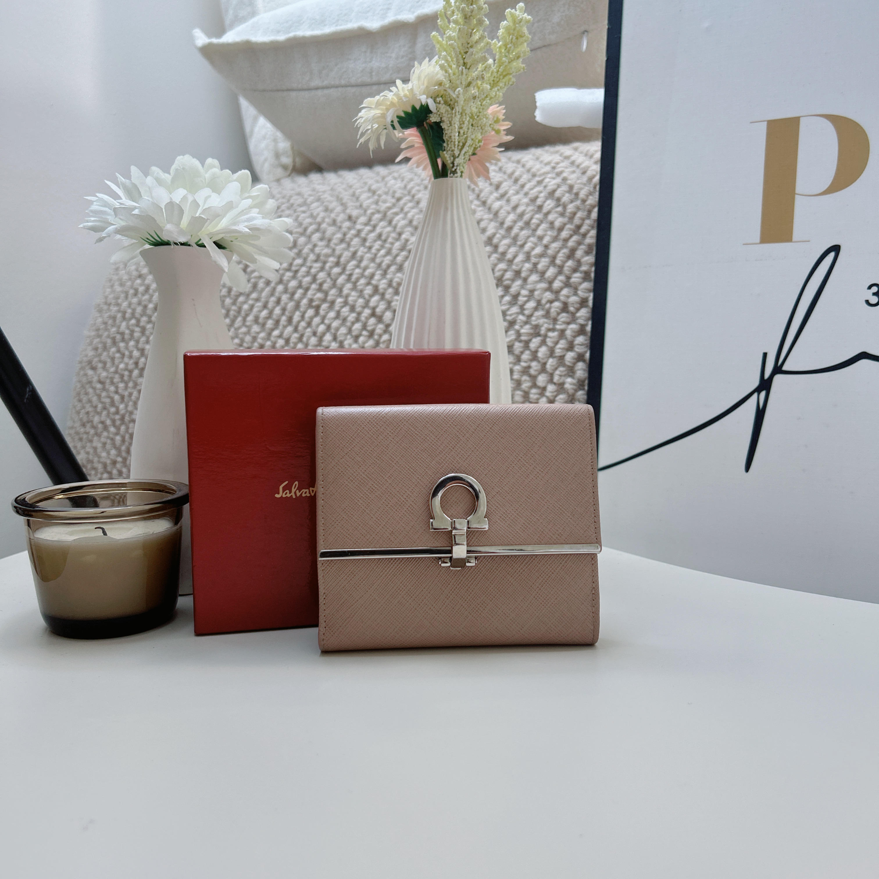 95新 FERRAGAMO/菲拉格慕 95新菲拉格慕经典logo短款钱包64474438