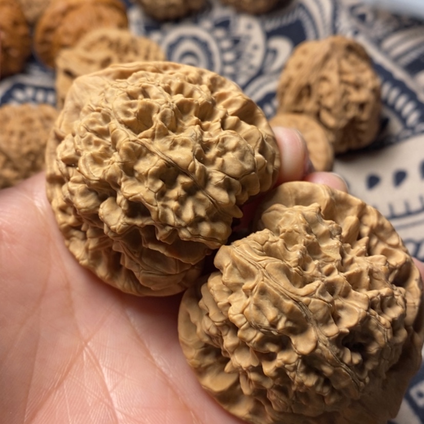 【闪购商品】文玩核桃吊坠流*官帽