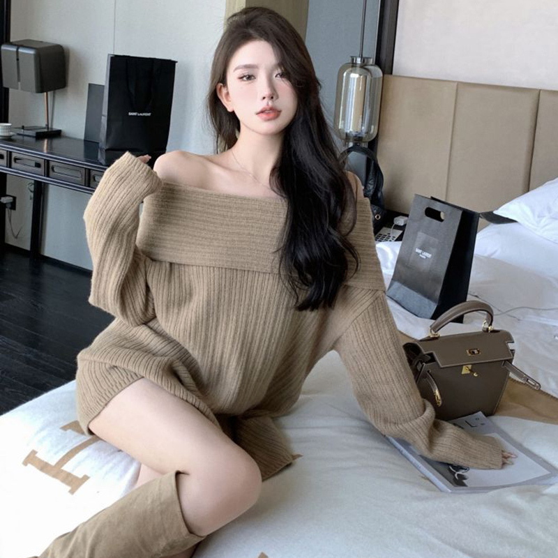 女款晨领卡其色一字领长袖毛衣女秋季辣妹新款感慵懒风针织衫洋气