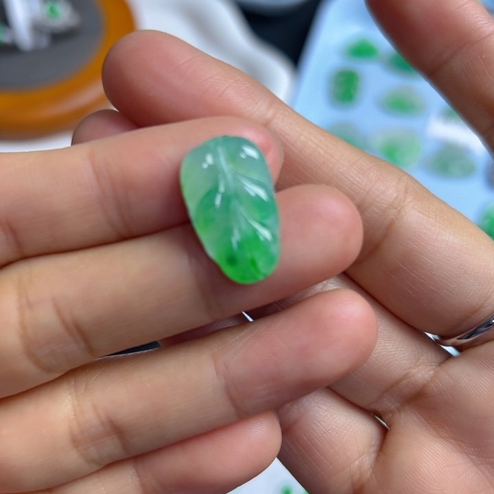 翡翠吊坠(不含链)未镶嵌叶子