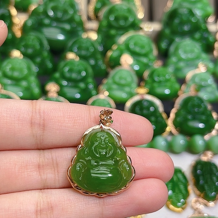 和田玉（碧玉）颈饰18K金镶嵌