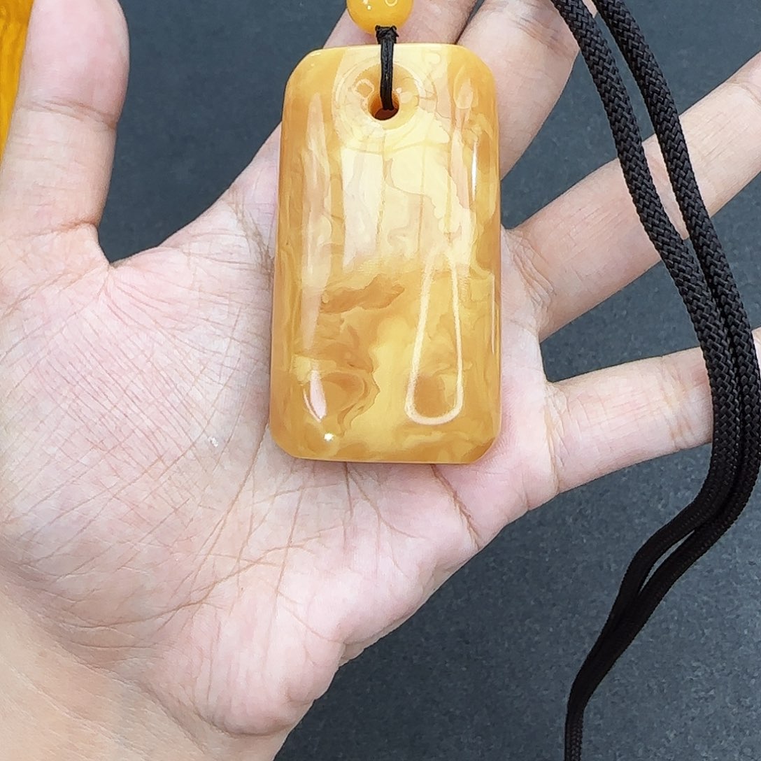 琥珀颈饰未镶嵌吊坠