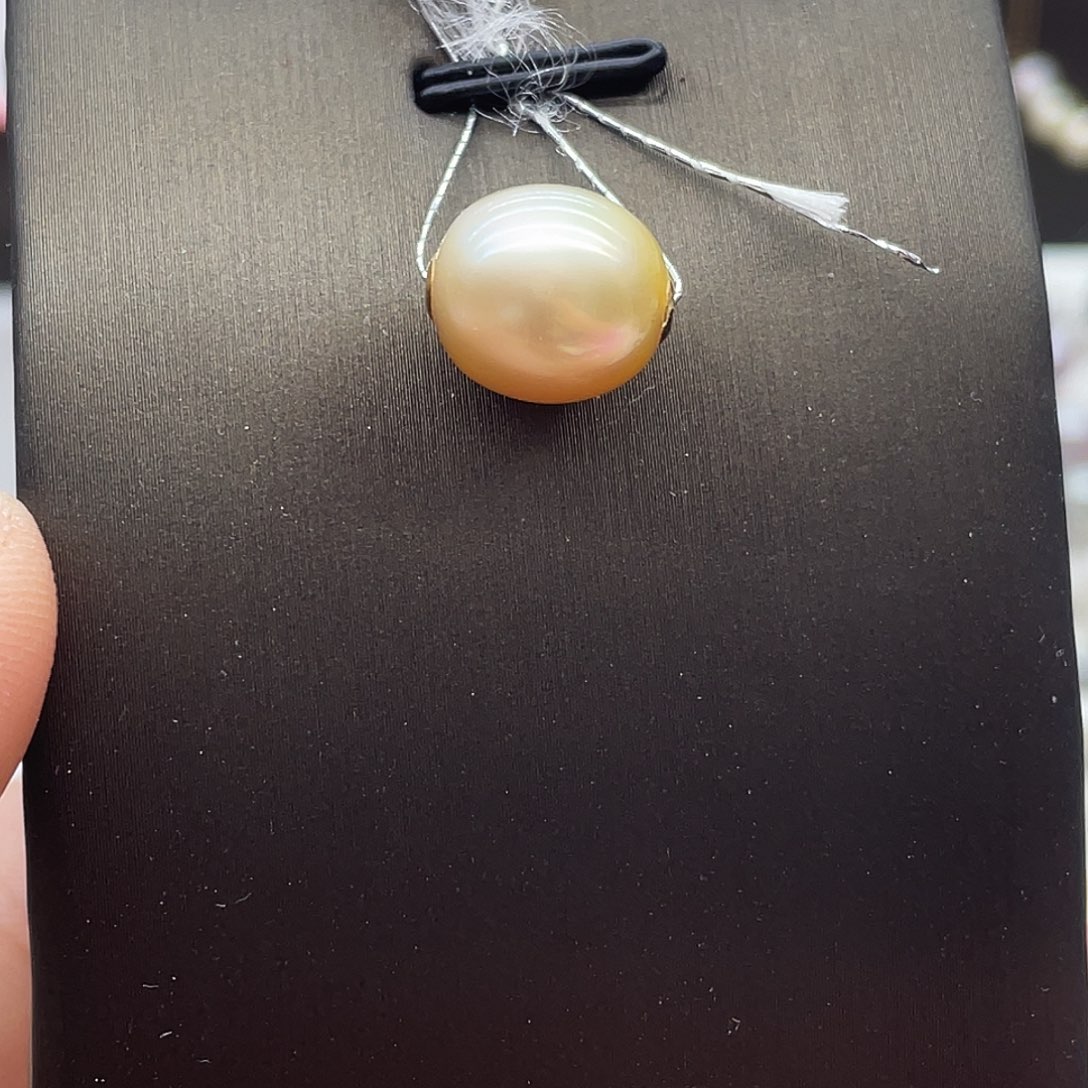 18K金镶嵌颈饰海水珍珠