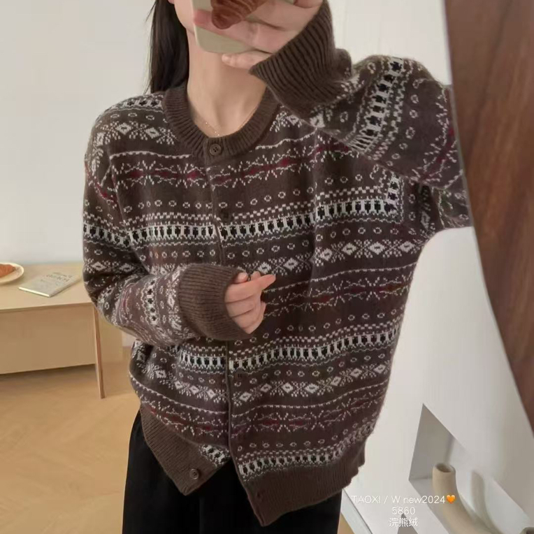 女士秋冬三色提花开衫