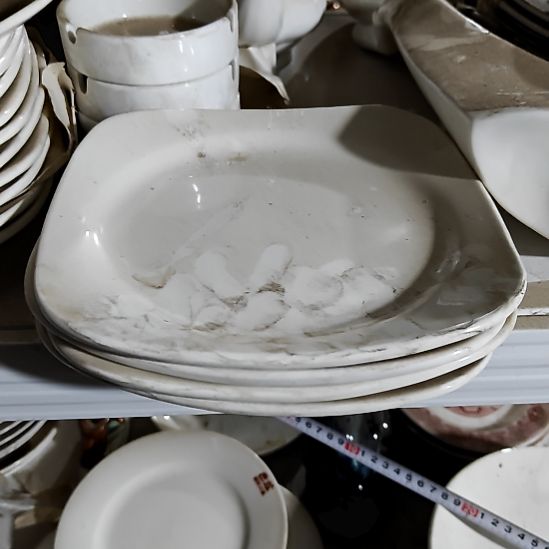 摆件陶瓷盘子碗啥都有