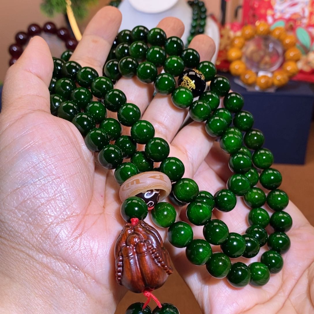 贝壳杉帝王血龙木1.0绿色天花板