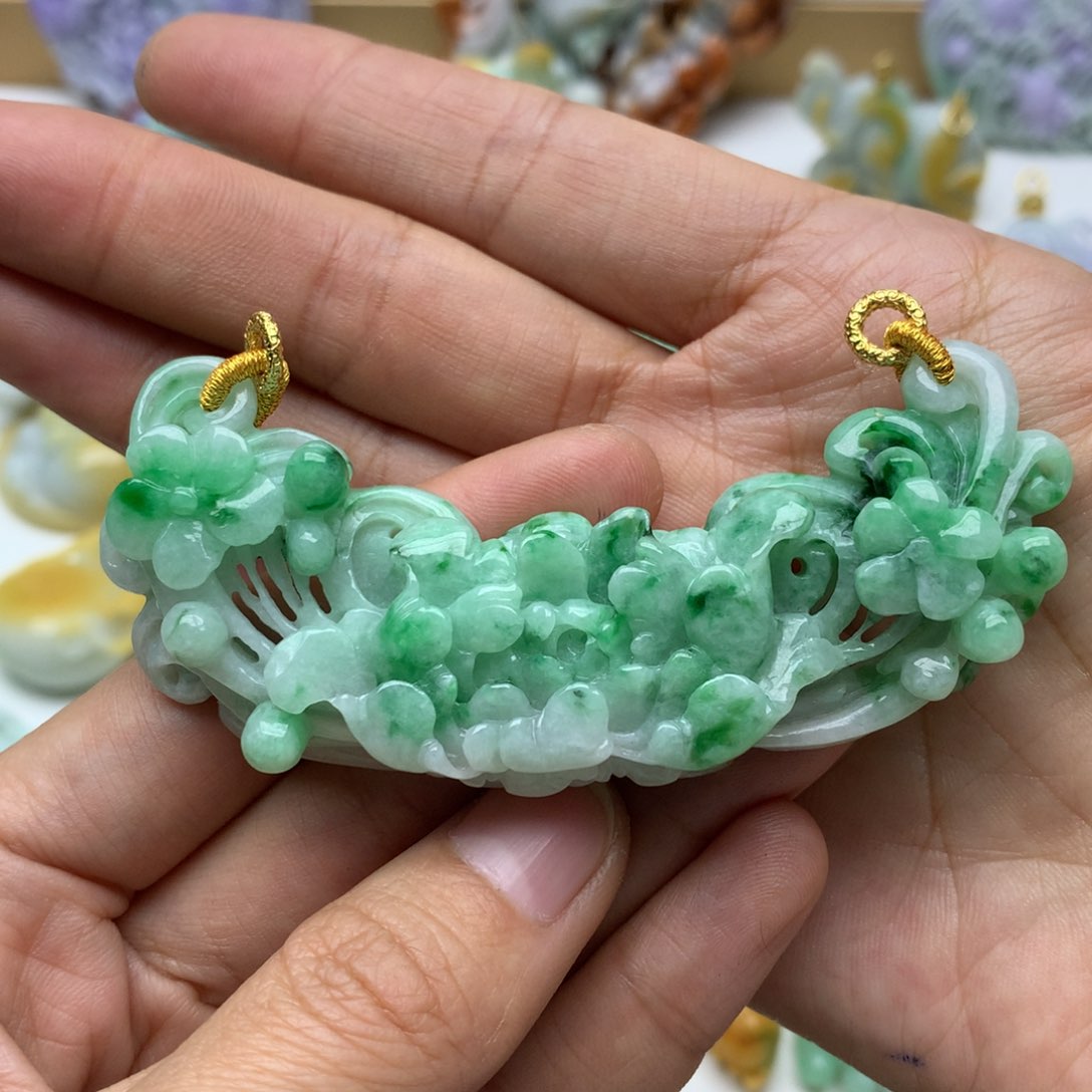 翡翠颈饰未镶嵌翡翠