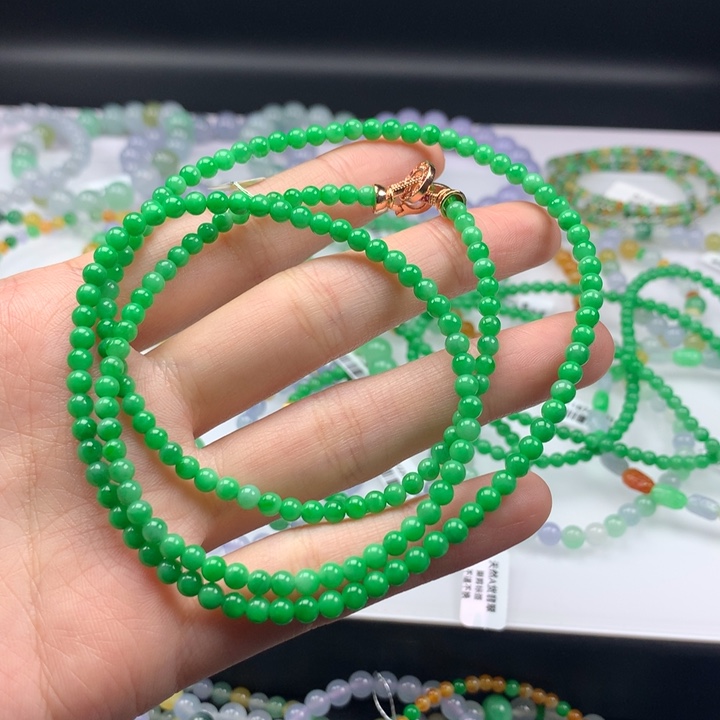 翡翠手镯未镶嵌卡