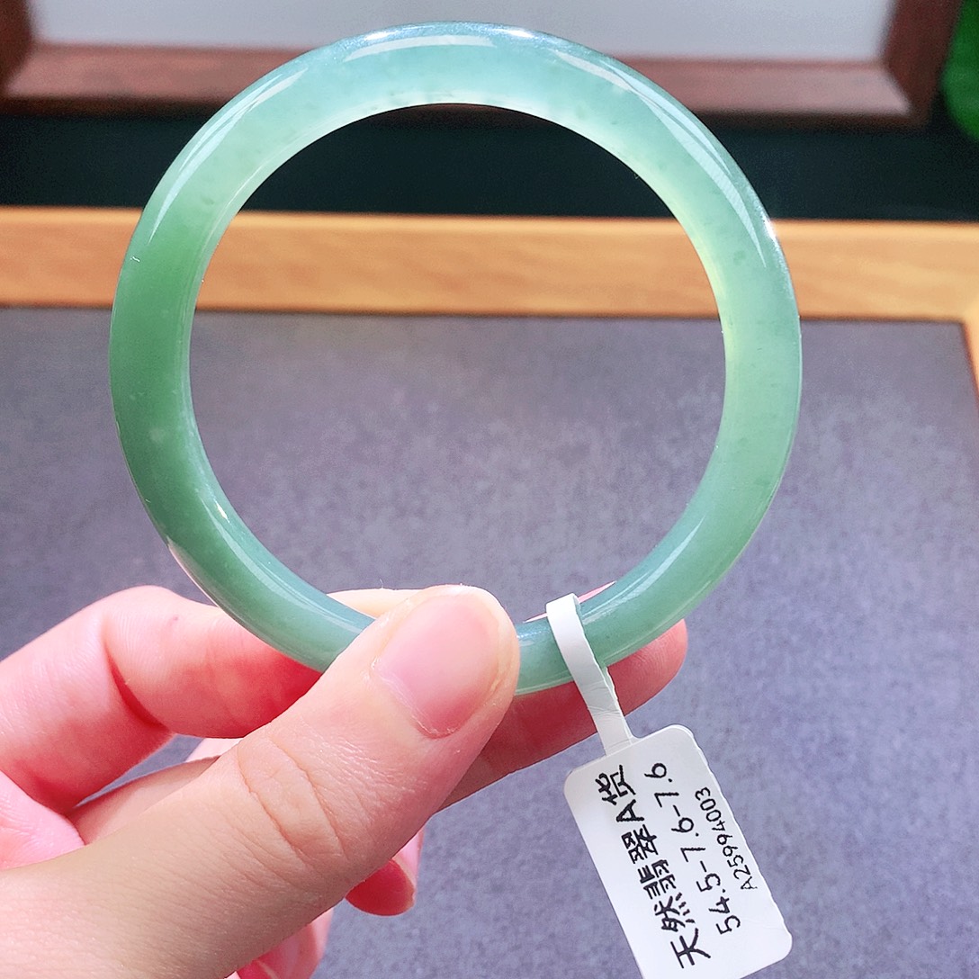 未镶嵌手镯翡翠天然翡翠