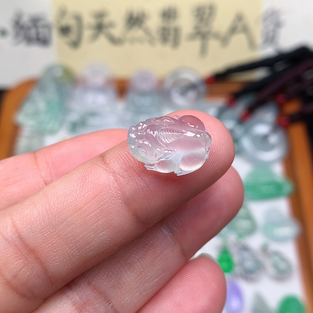 翡翠裸石缅甸天然A货翡翠冰种貔貅