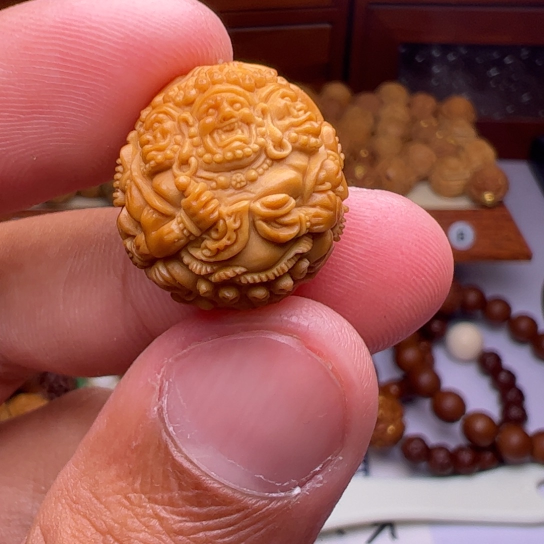 猴头核桃吊坠精修大黑天三头六臂