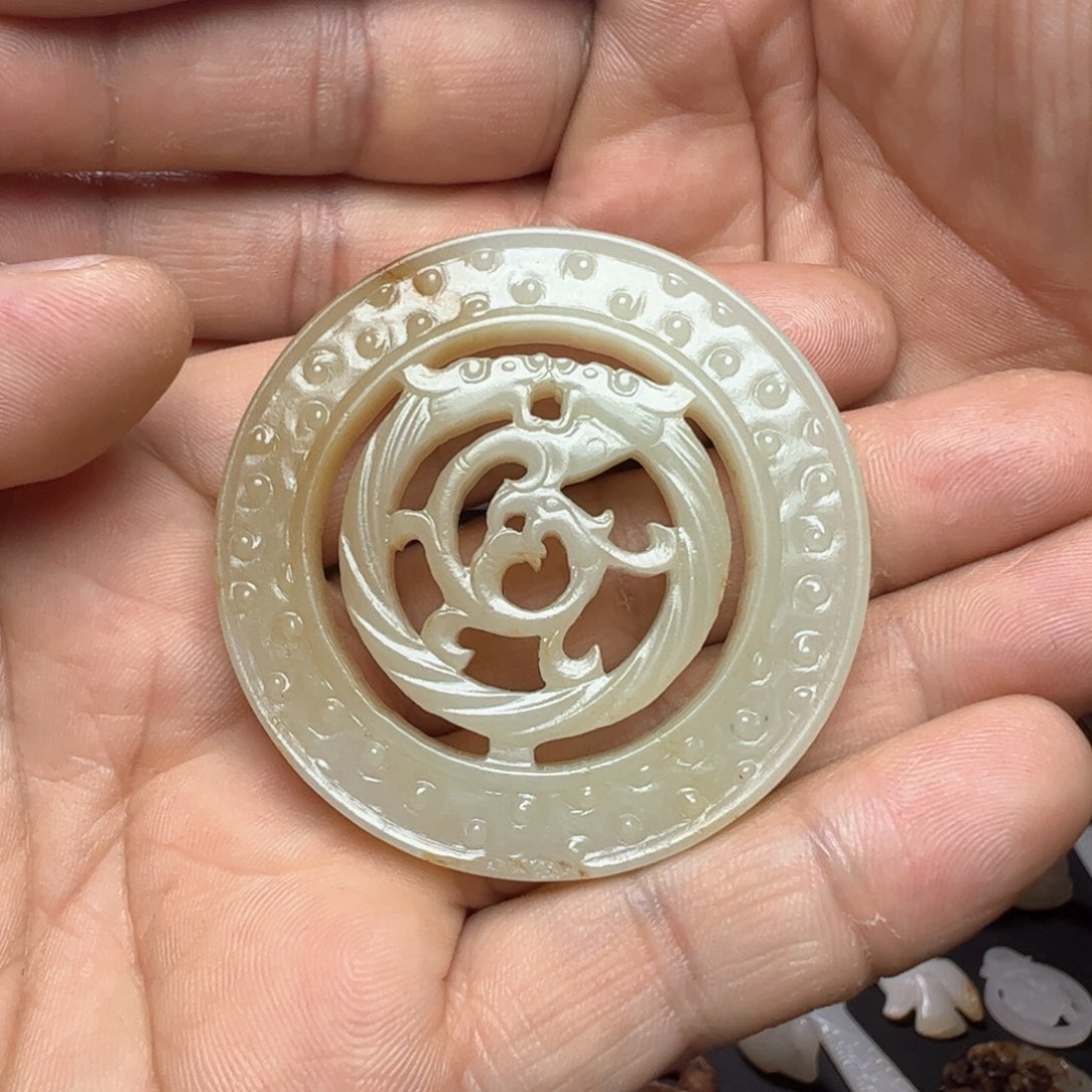 和田玉挂件未镶嵌多**发