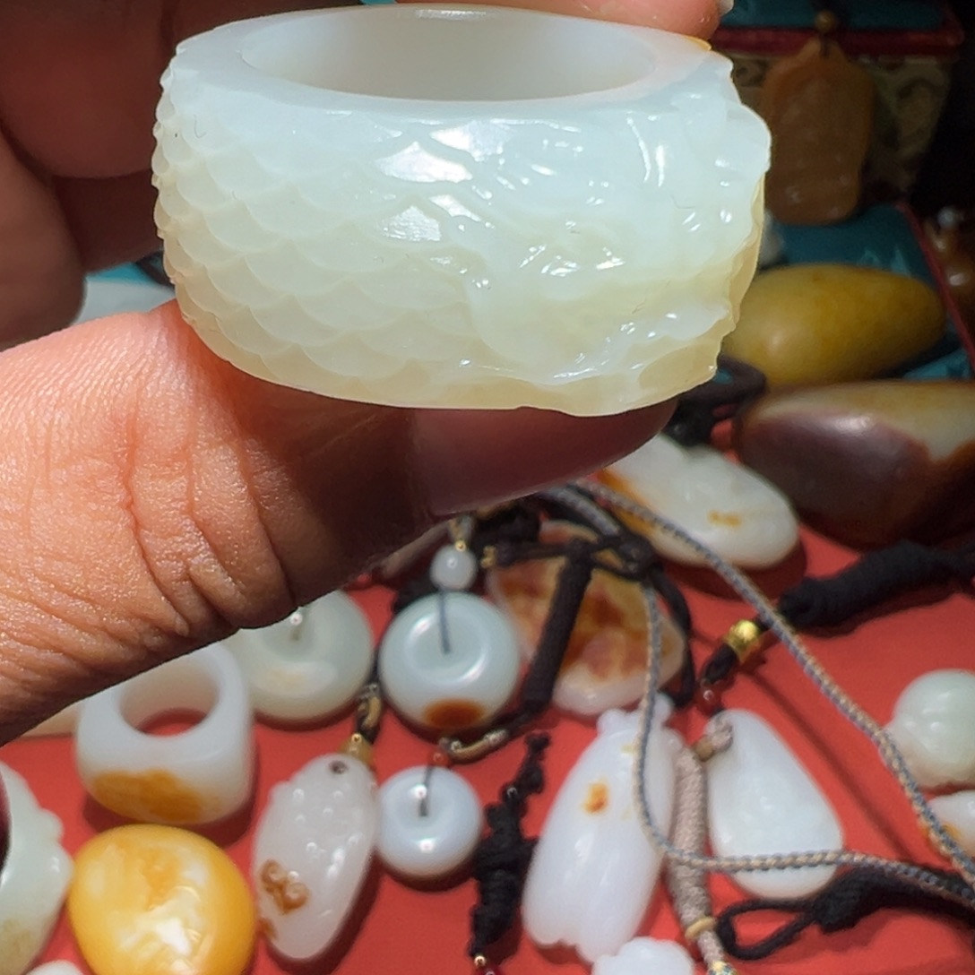 和田玉（糖玉）未镶嵌颈饰