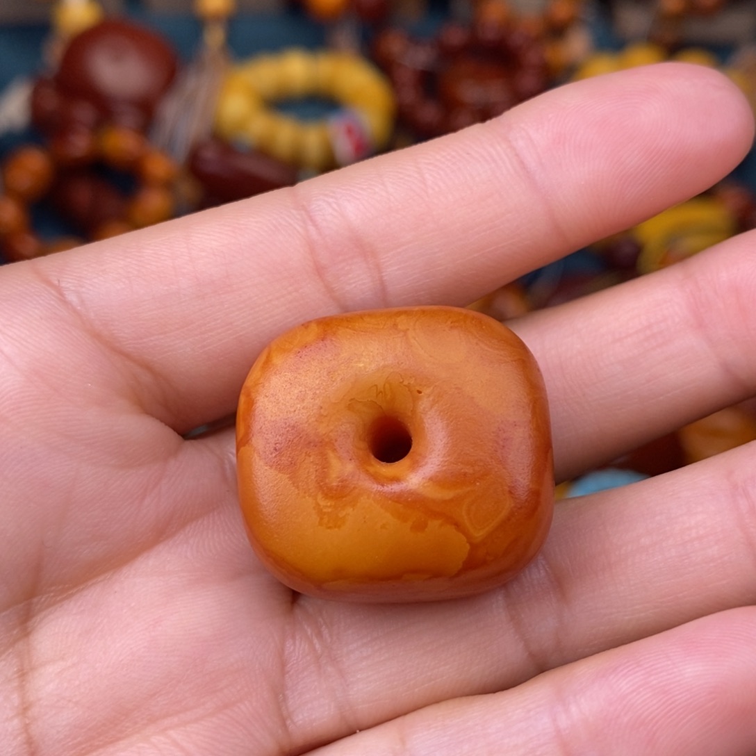 蜜蜡裸石未镶嵌蜜蜡