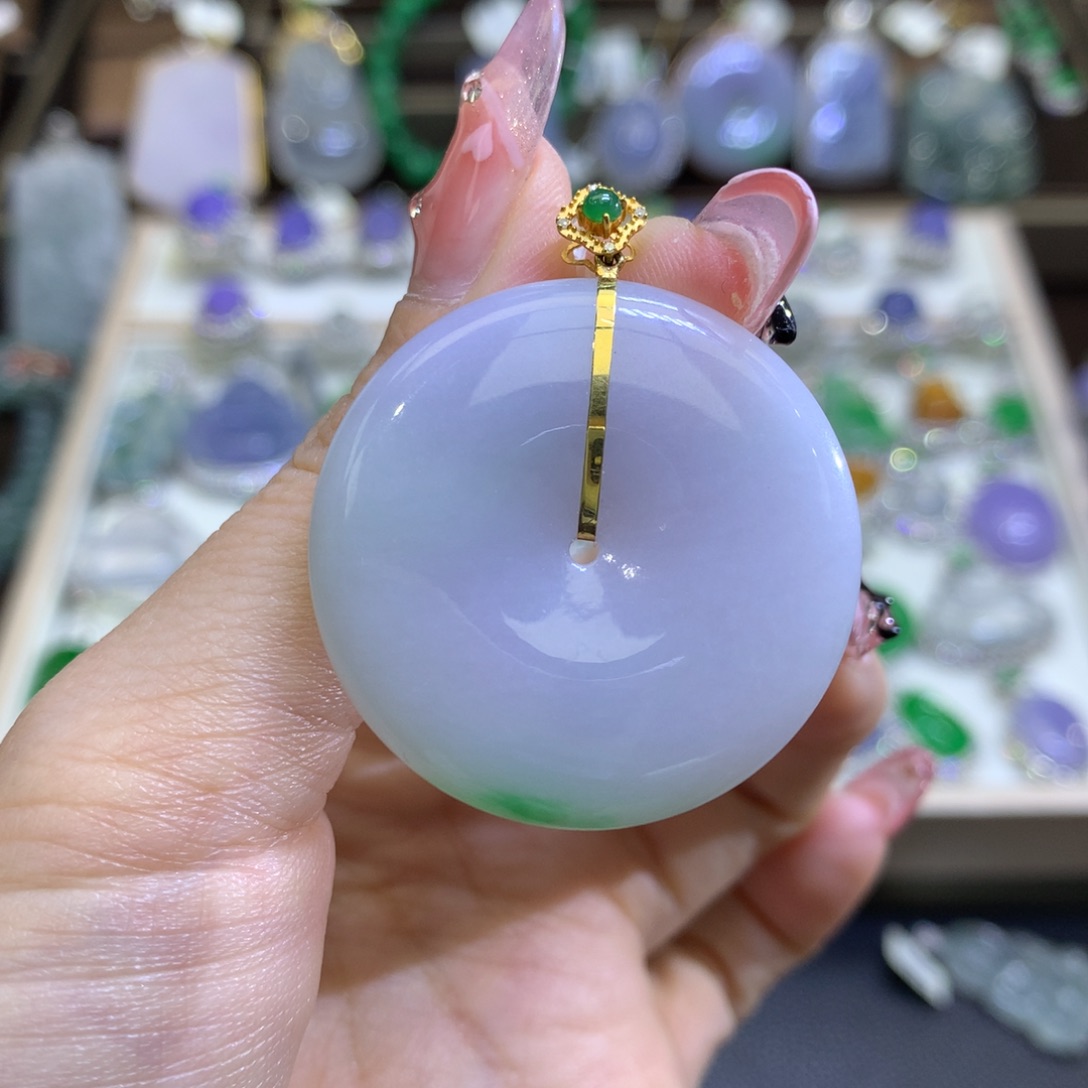 翡翠颈饰18K金镶嵌翡翠