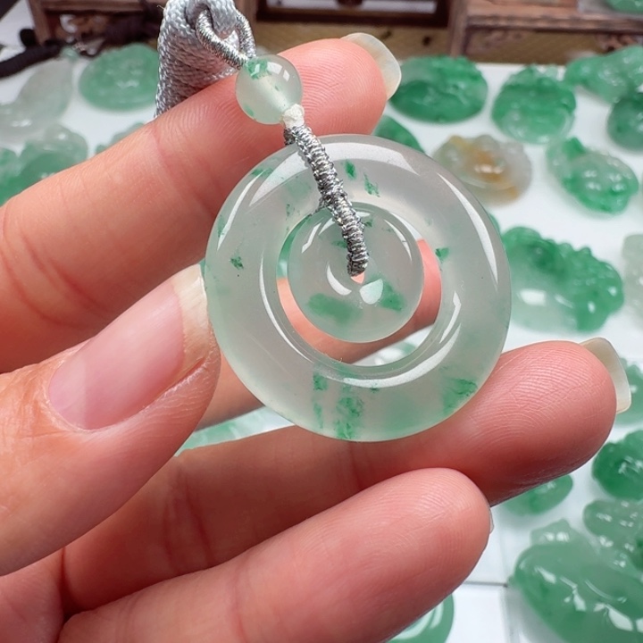 颈饰未镶嵌石英质玉飘*飘