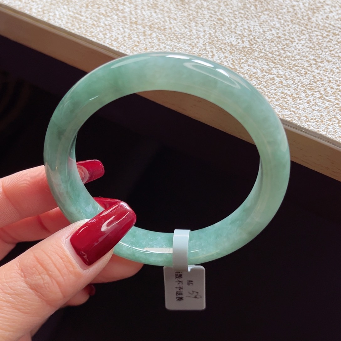 翡翠手镯未镶嵌手镯