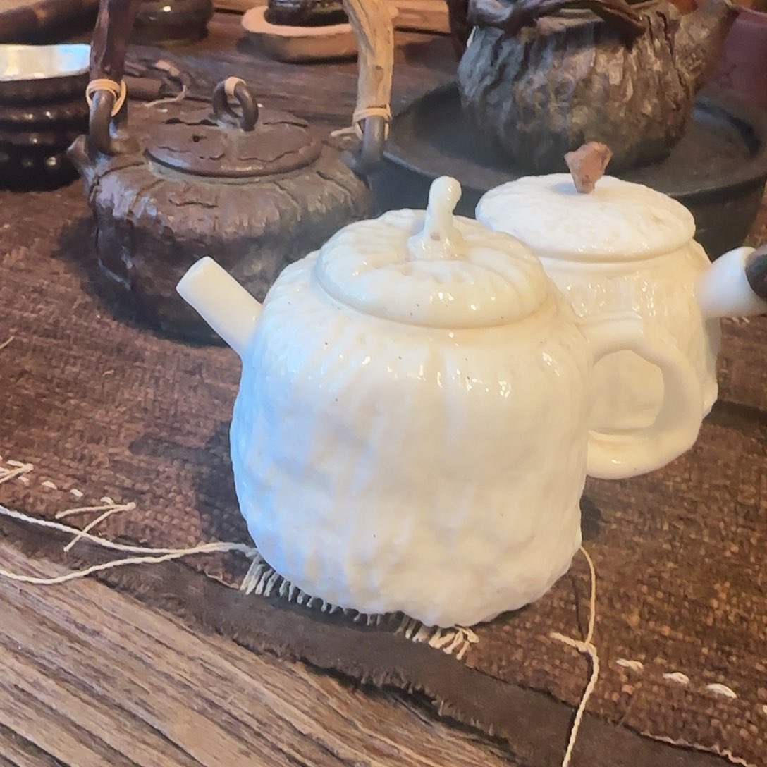 紫砂茶案?*至玉泥正把壶