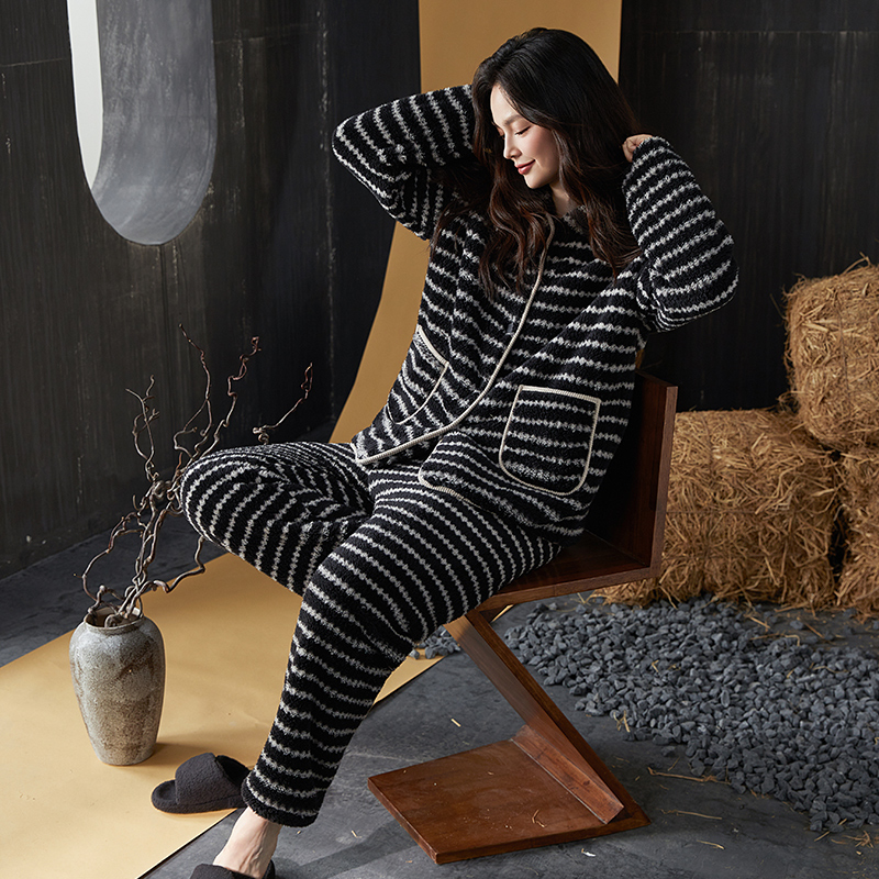 条纹连帽珊瑚绒加厚保暖套装雪花绒大码秋冬法兰绒睡衣外穿家居服