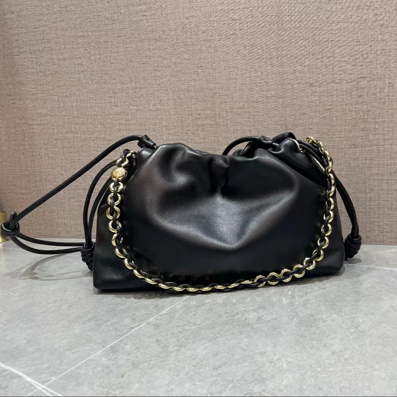 新款真皮福袋女包云朵包2025新款单肩斜挎包包