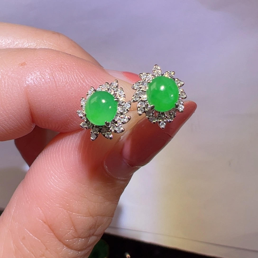 翡翠颈饰18K金镶嵌耳钉