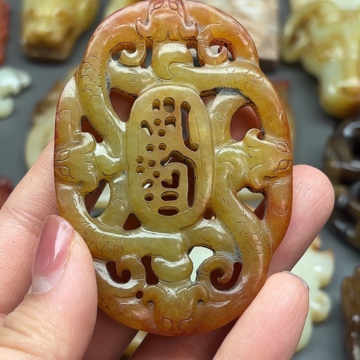 用***3和田玉未镶嵌颈饰