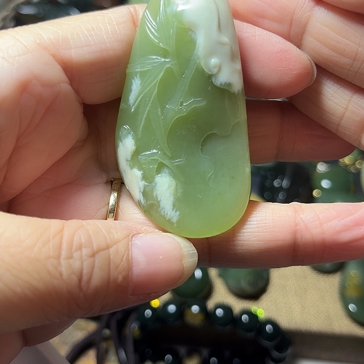 曾***水岫岩老玉（透闪石质玉）未镶嵌颈饰