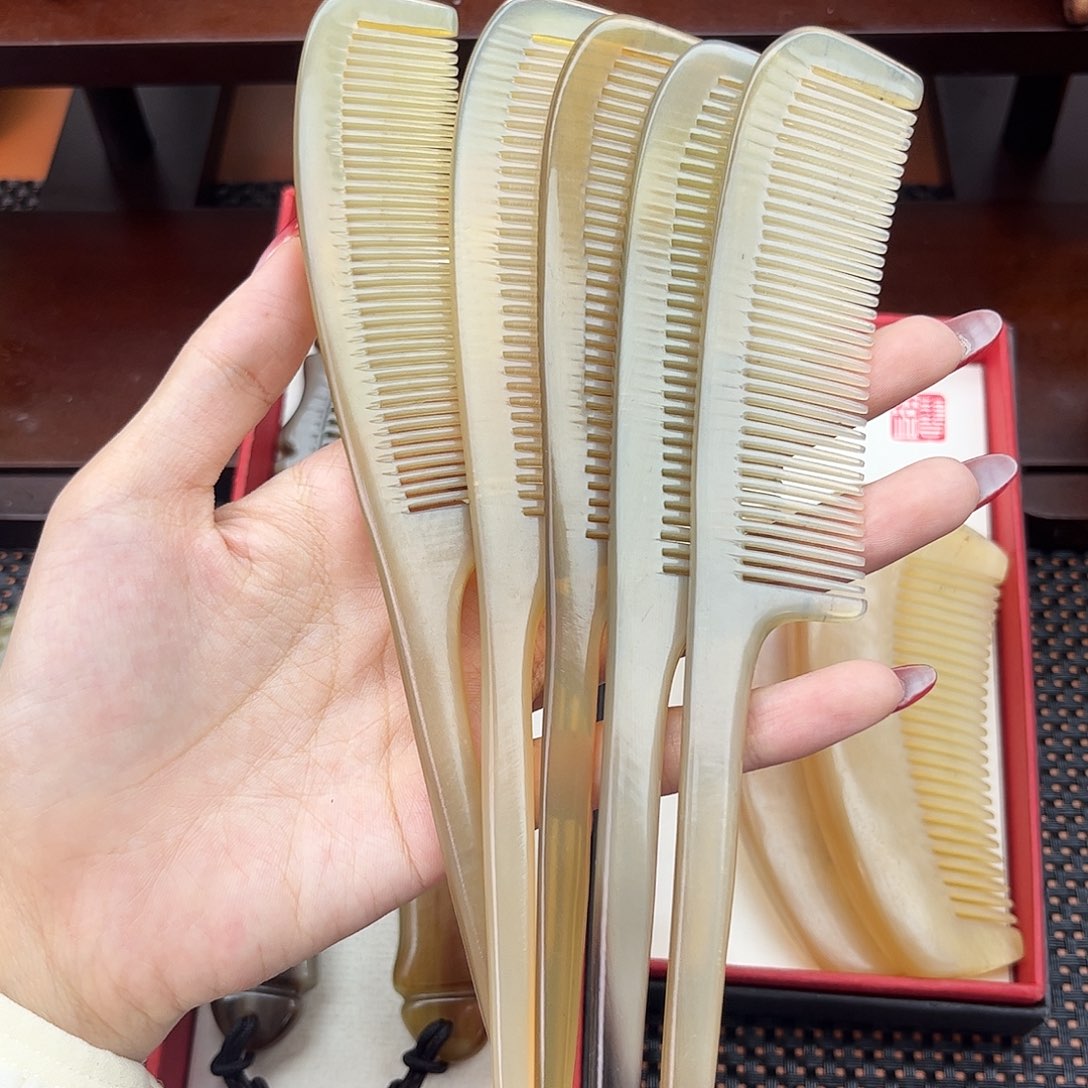手工制作纯牛角梳子