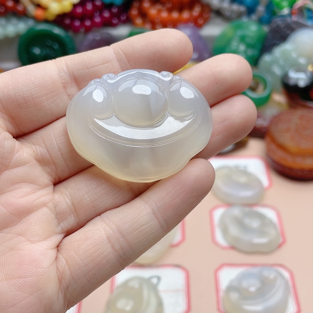 玛瑙/玉髓颈饰合金梅**石