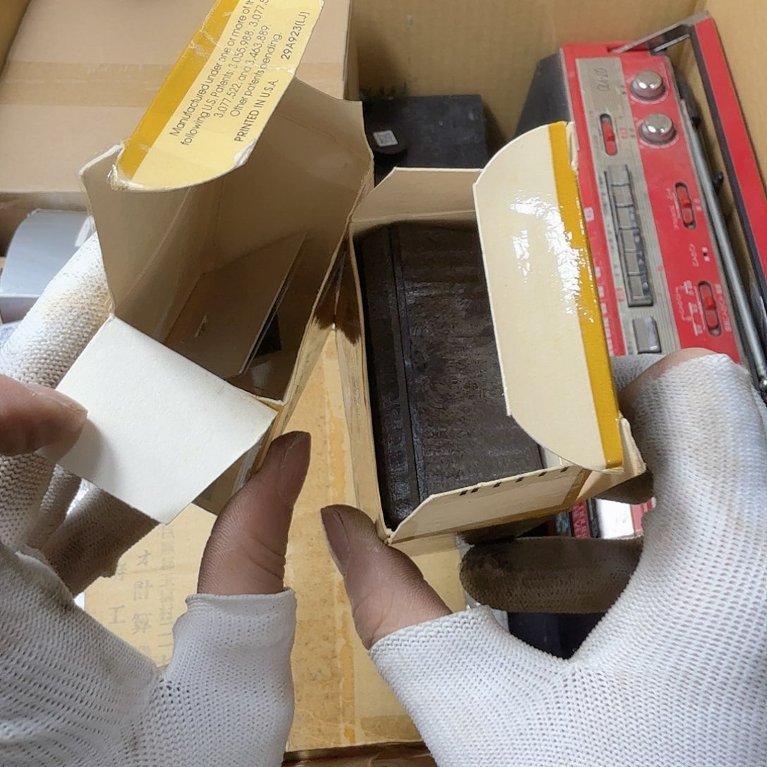 笑***鸳中古商品，瑕疵品，不保好坏。304