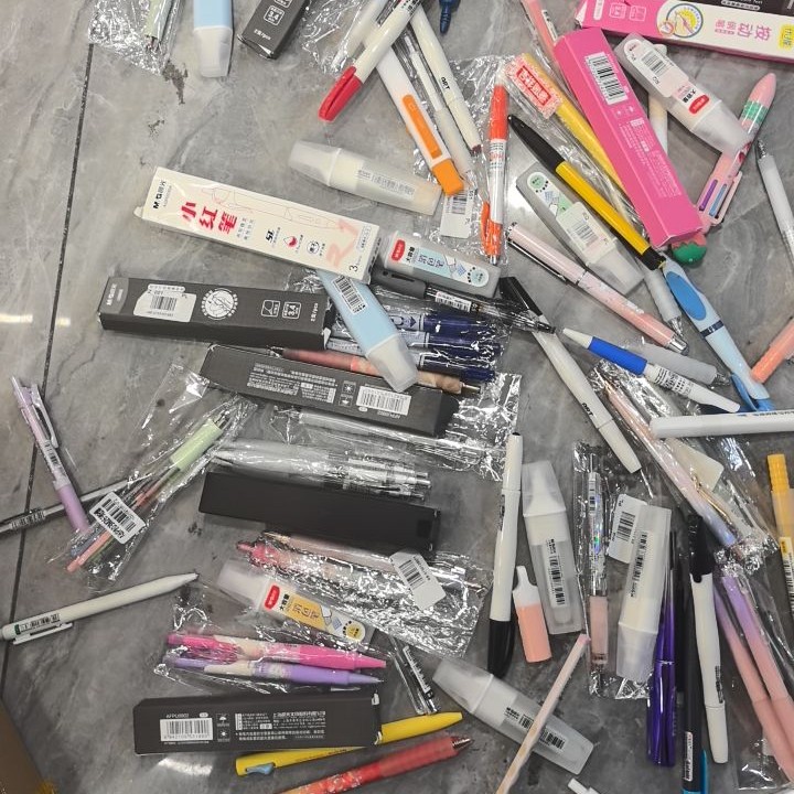 40支笔芯混搭发货介意勿拍