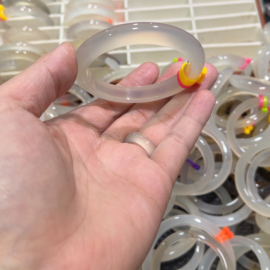 玛瑙/玉髓未镶嵌手镯5960圈有包容27