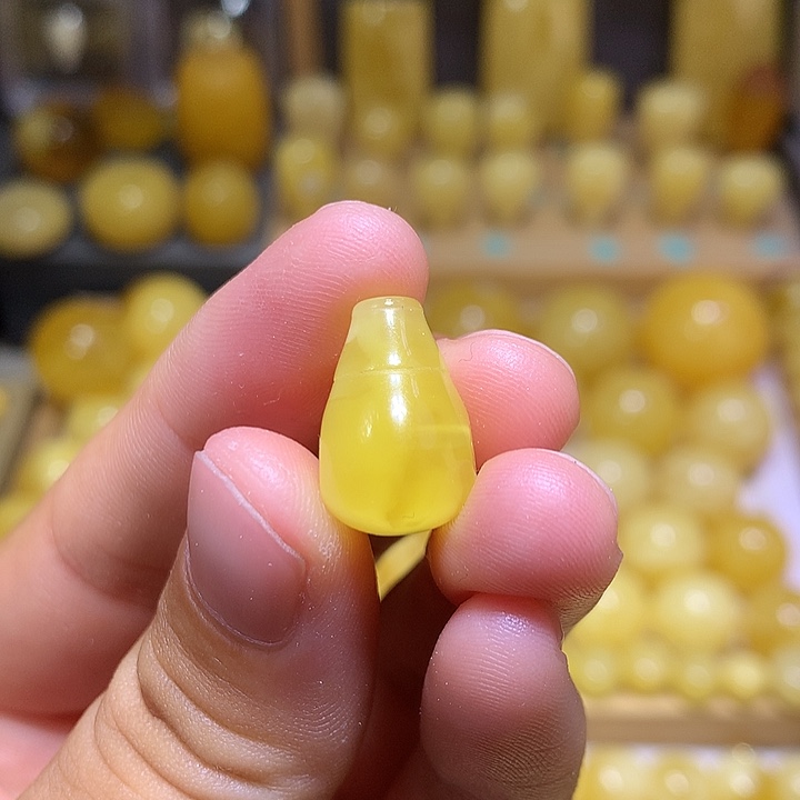 裸石蜜蜡未镶嵌天然俄料蜜蜡鸡油黄三通11.1