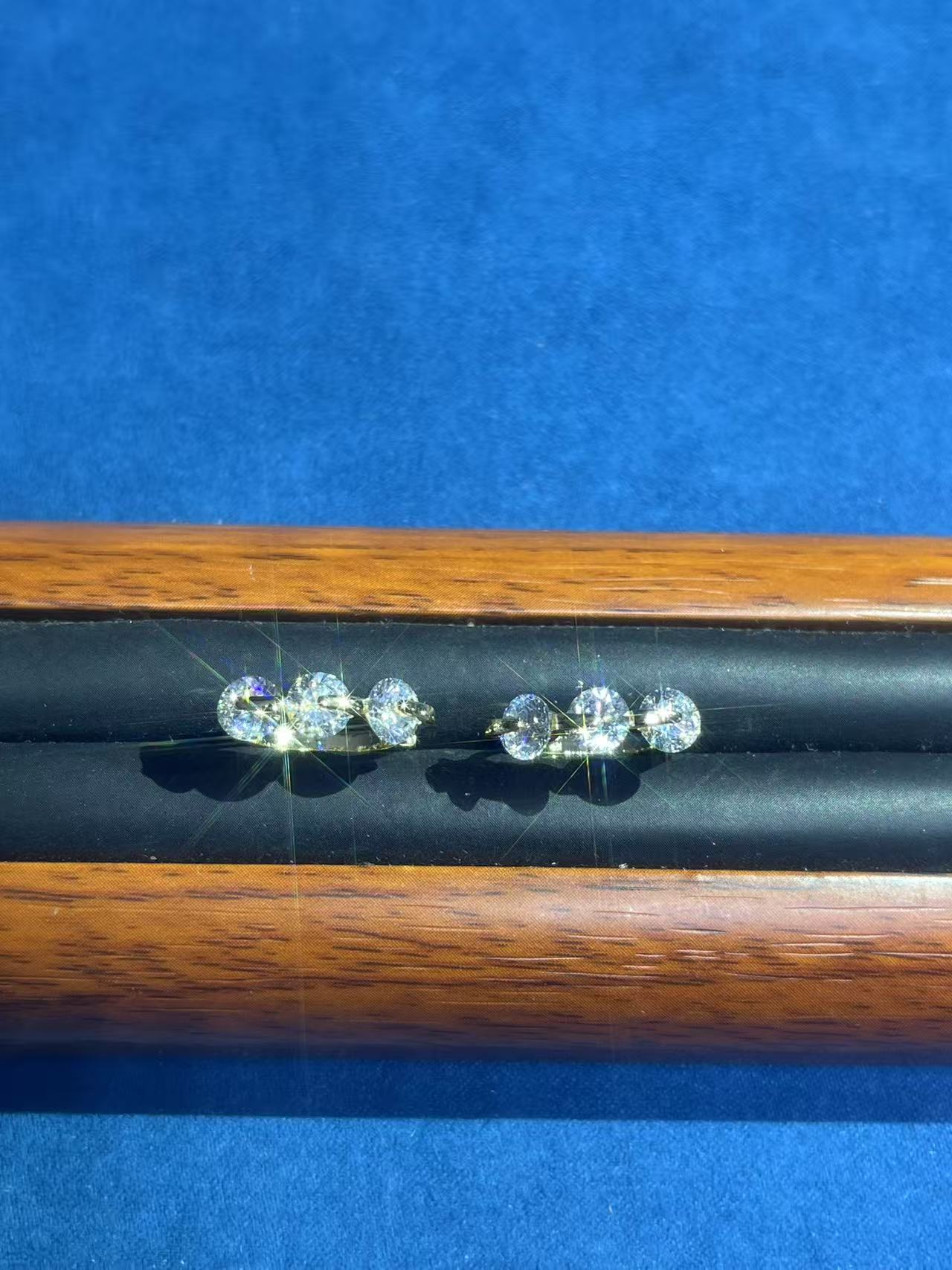 a1269黄色满镶耳扣多样性发货