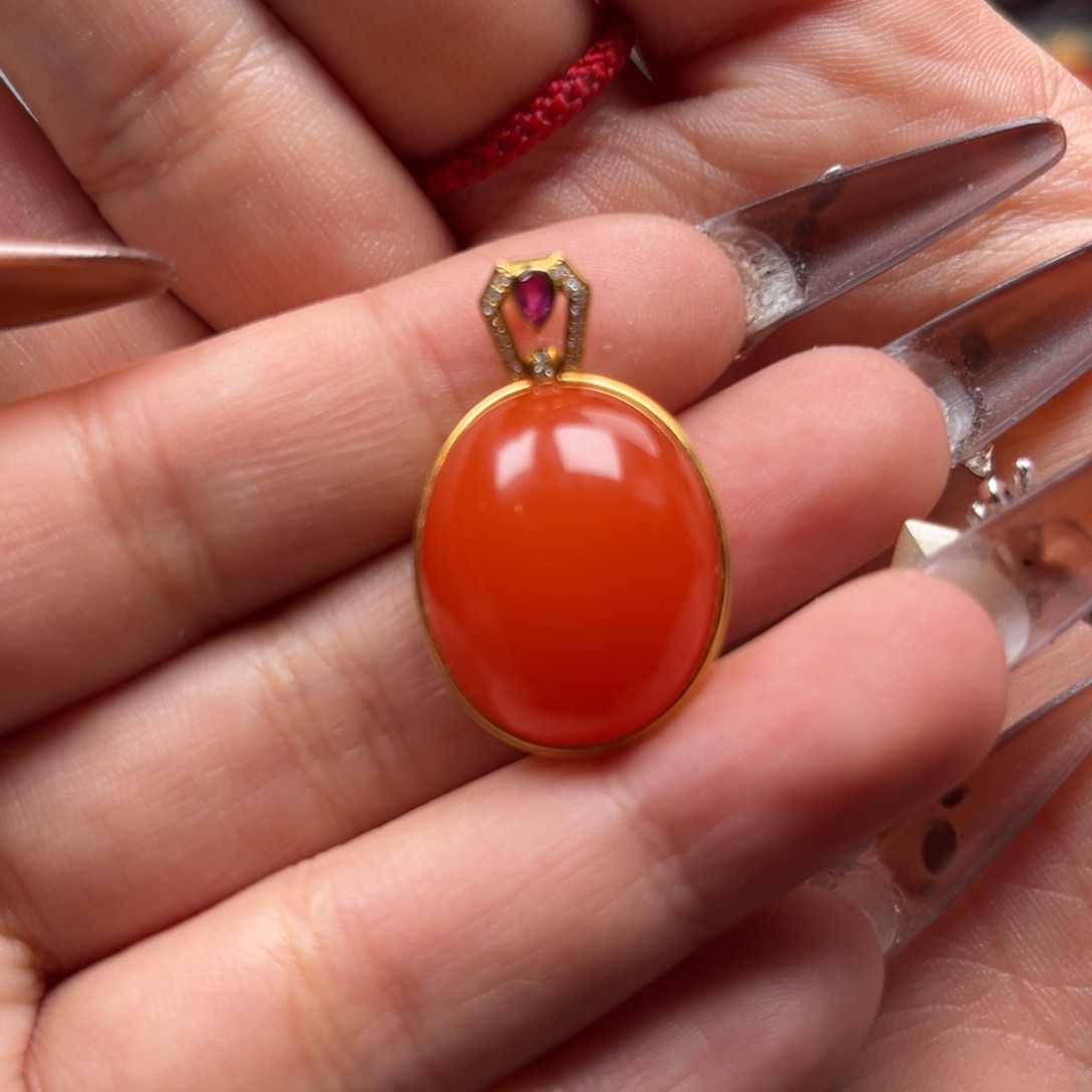 南红玛瑙吊坠(不含链)18K金镶嵌