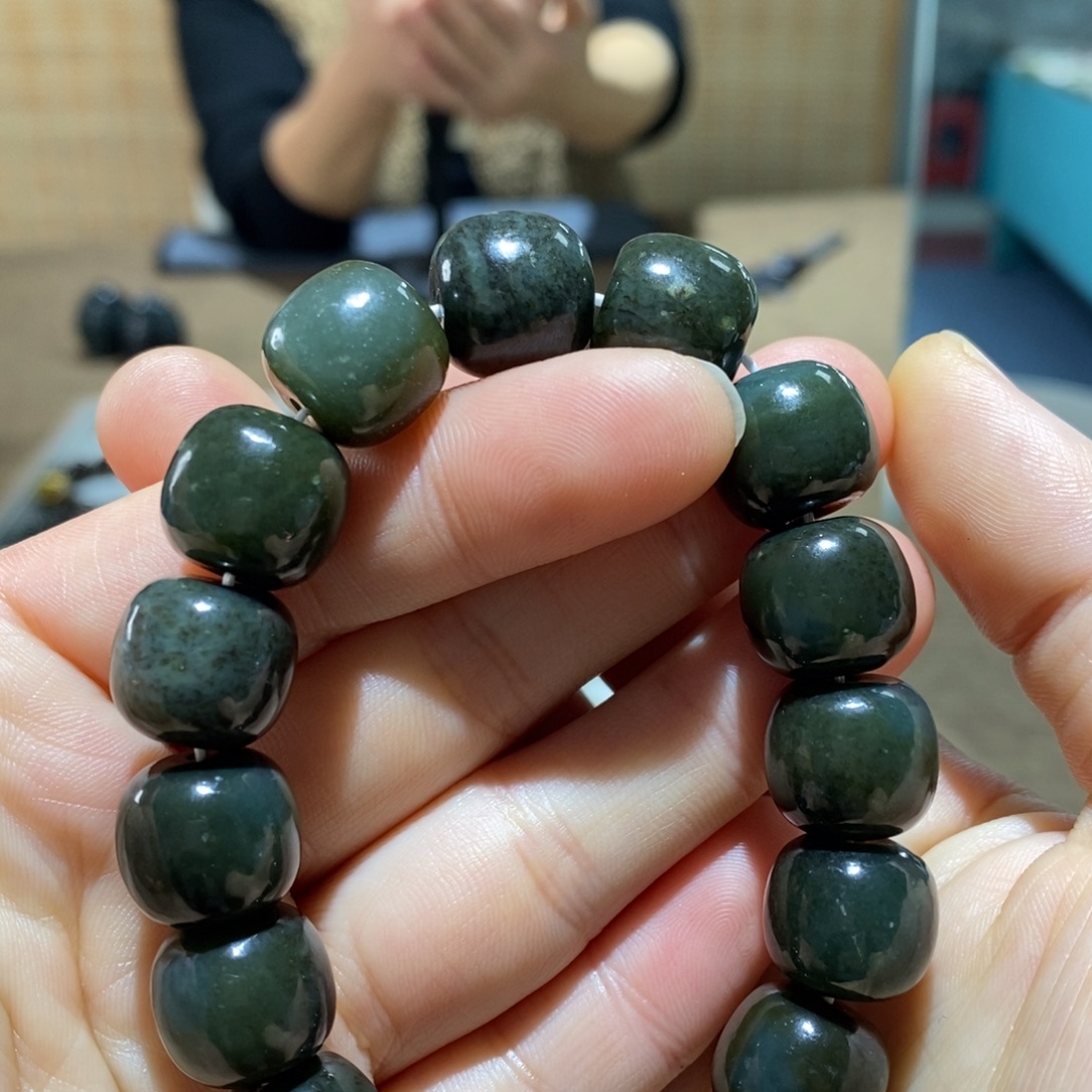 和田玉未镶嵌手链
