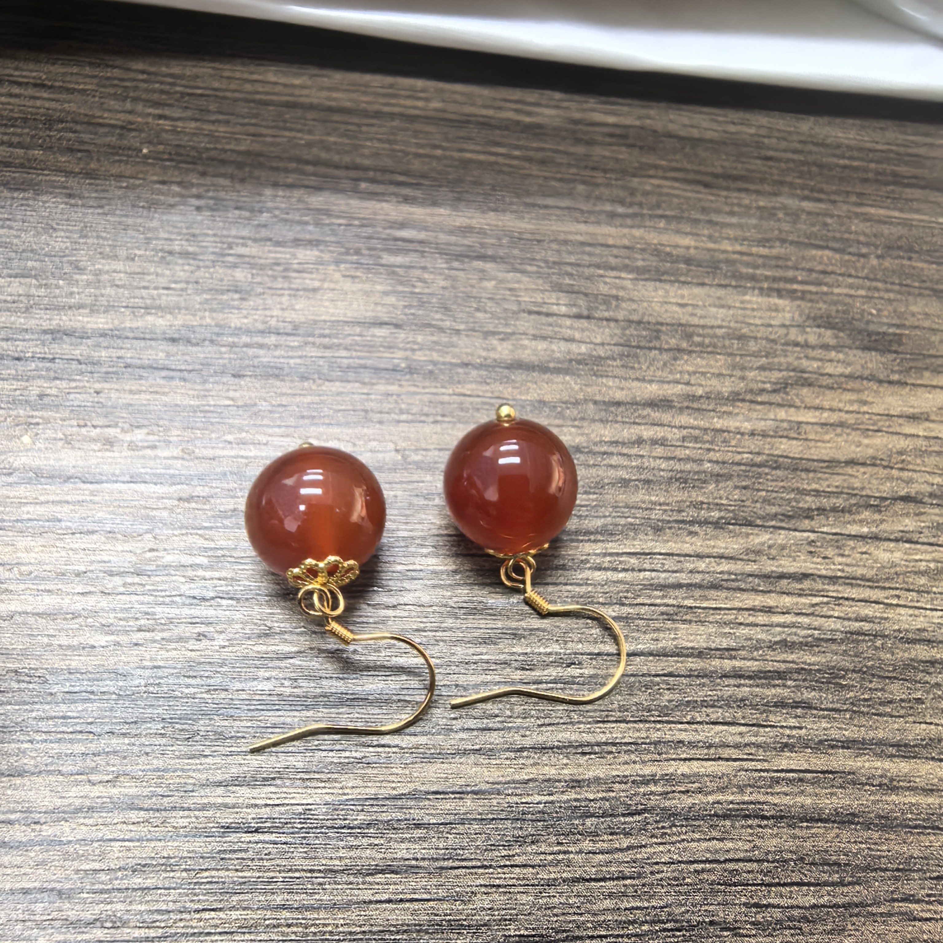 2512100005HDD8 玛瑙圆珠耳钩 （多样性发其一）