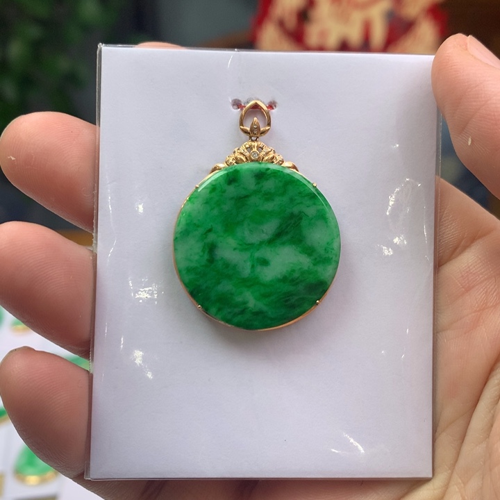 翡翠颈饰18K金镶嵌翡翠翡翠吊坠
