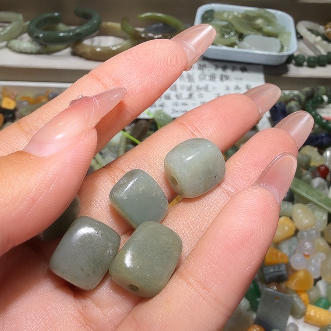 和田玉未镶嵌珠宝奇石