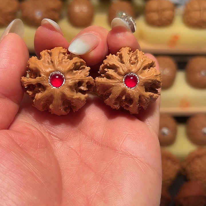 桃核把件精品霸王龙32尺