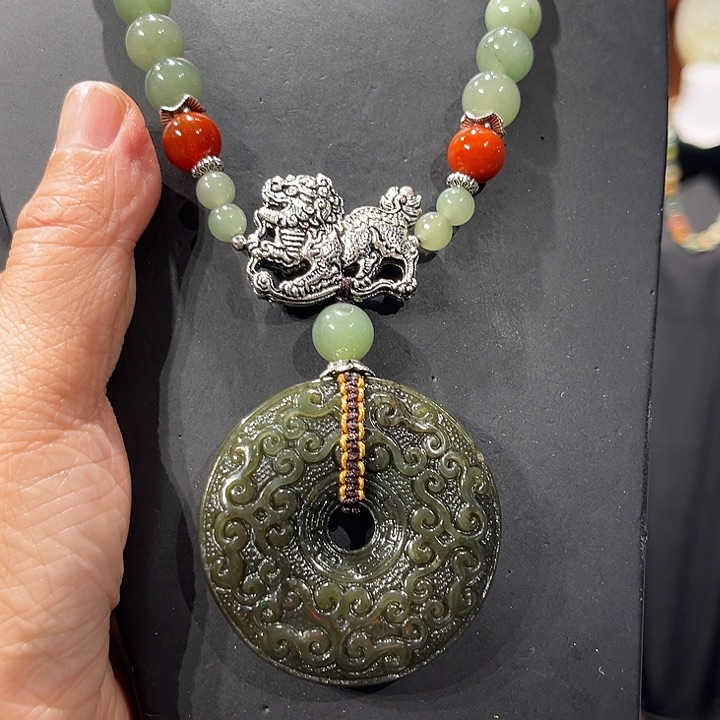 吊坠(赠链)未镶嵌和田玉（碧玉）