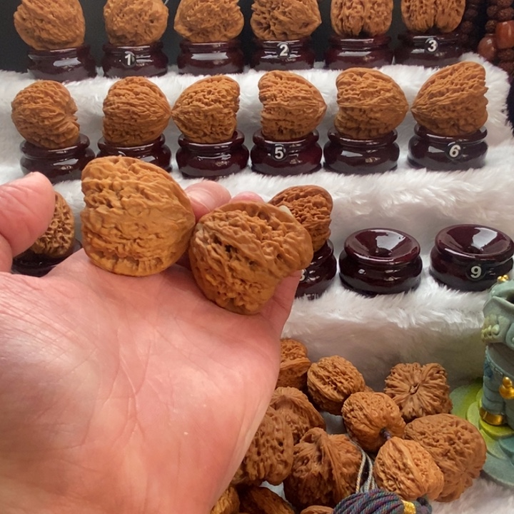 -***D文玩核桃吊坠南将石