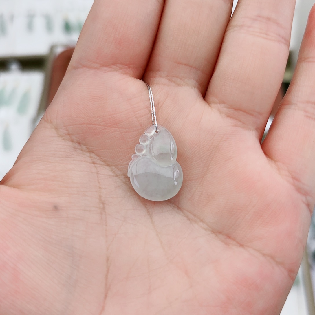 翡翠颈饰未镶嵌葫芦