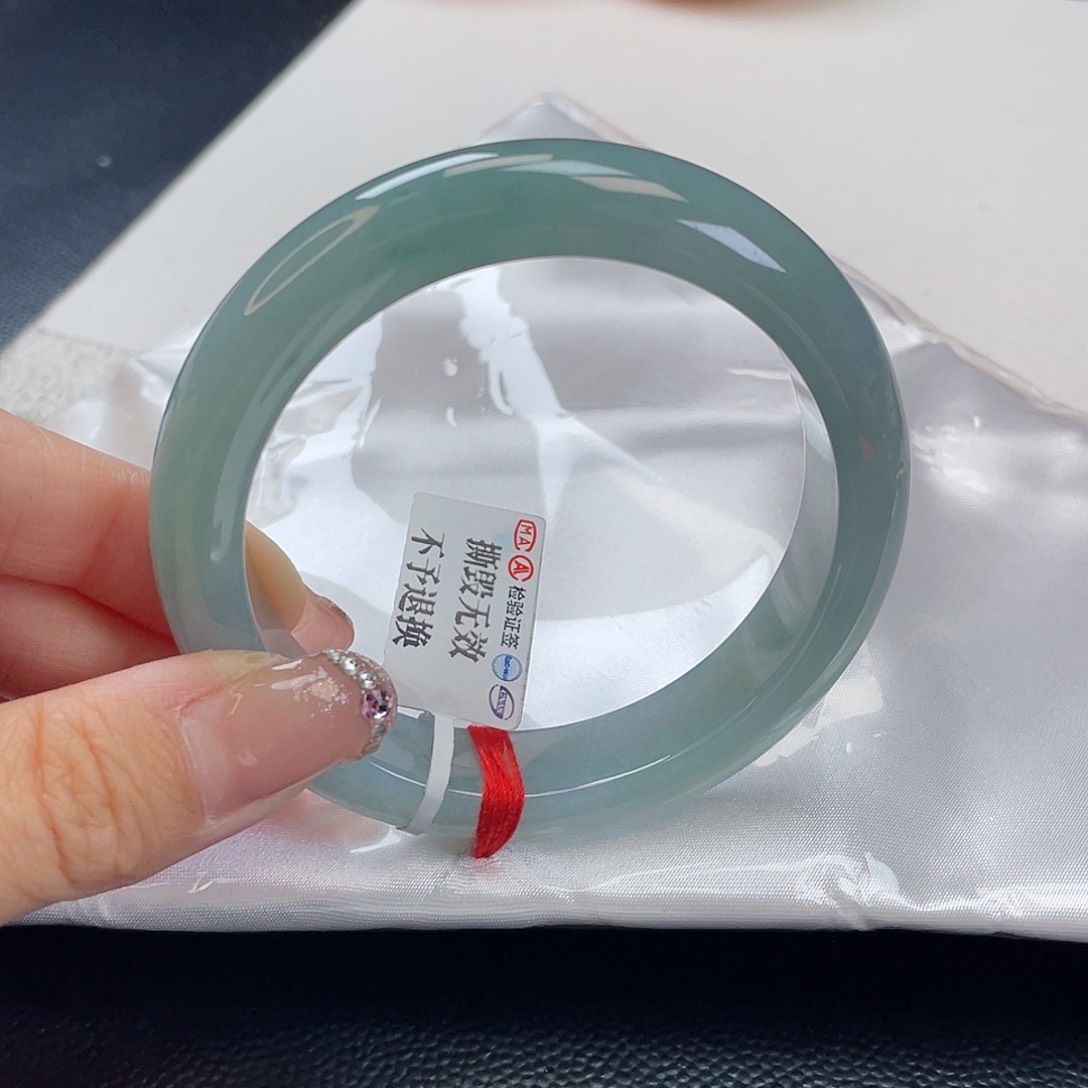 翡翠手镯未镶嵌翡翠 S
