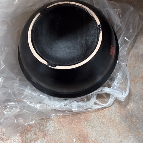 微瑕，明火火，口径17厘米，高度8.5，石锅2个