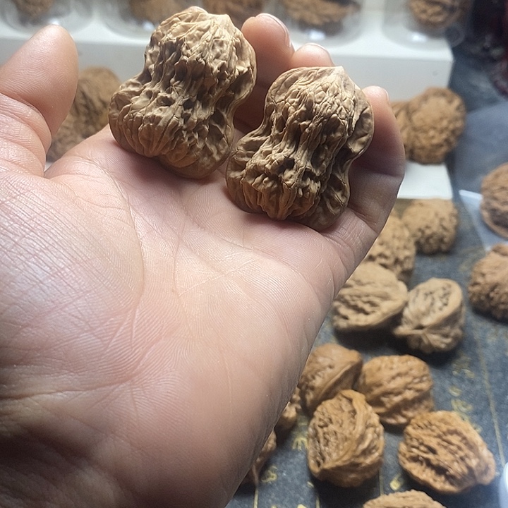 阳***容桃核吊坠麦穗葫芦