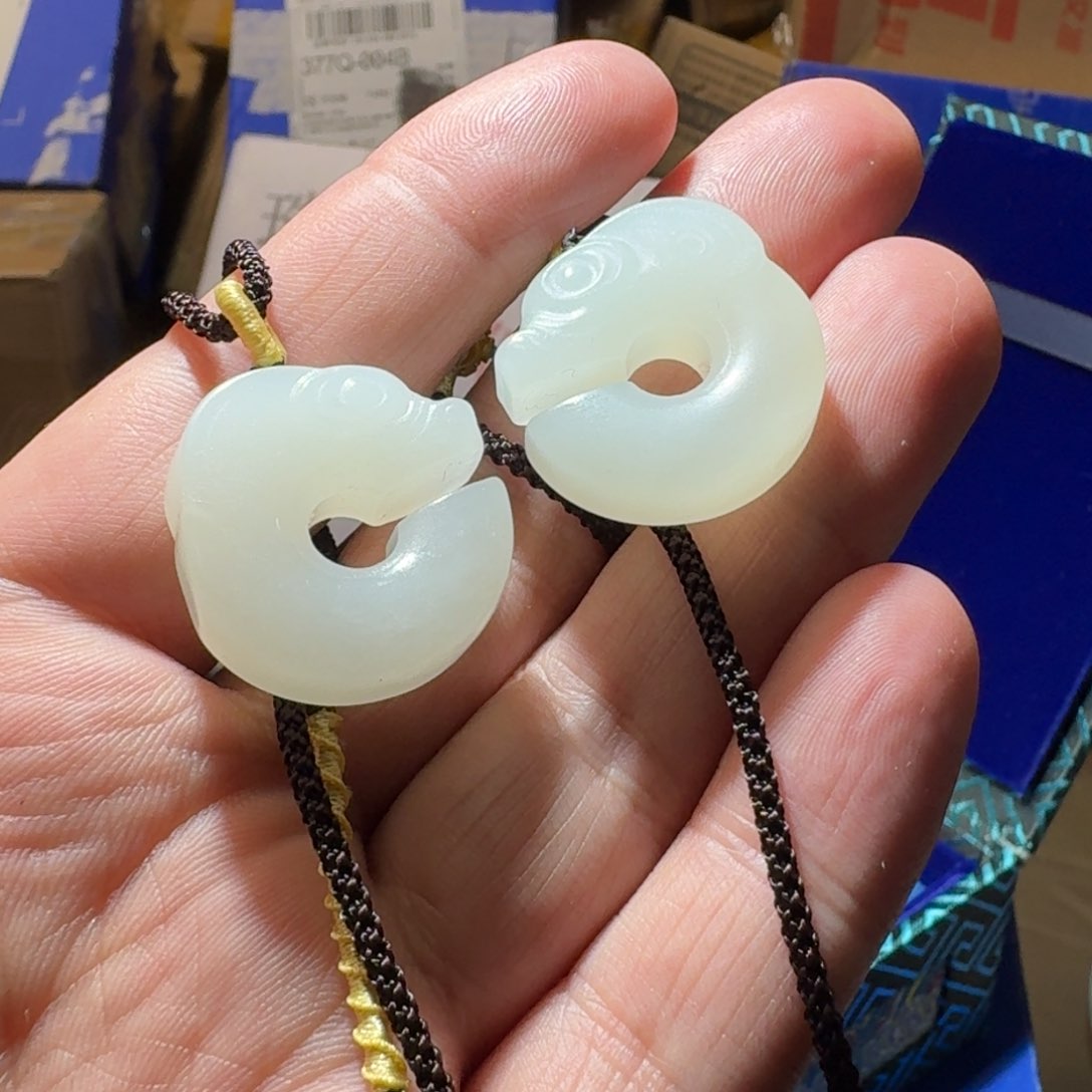 和田玉颈饰未镶嵌