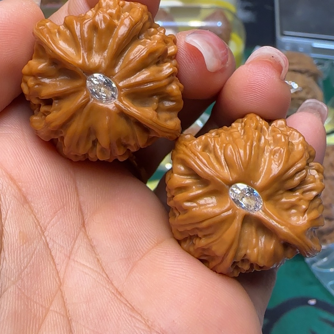 E***i文玩核桃吊坠35全品天地
