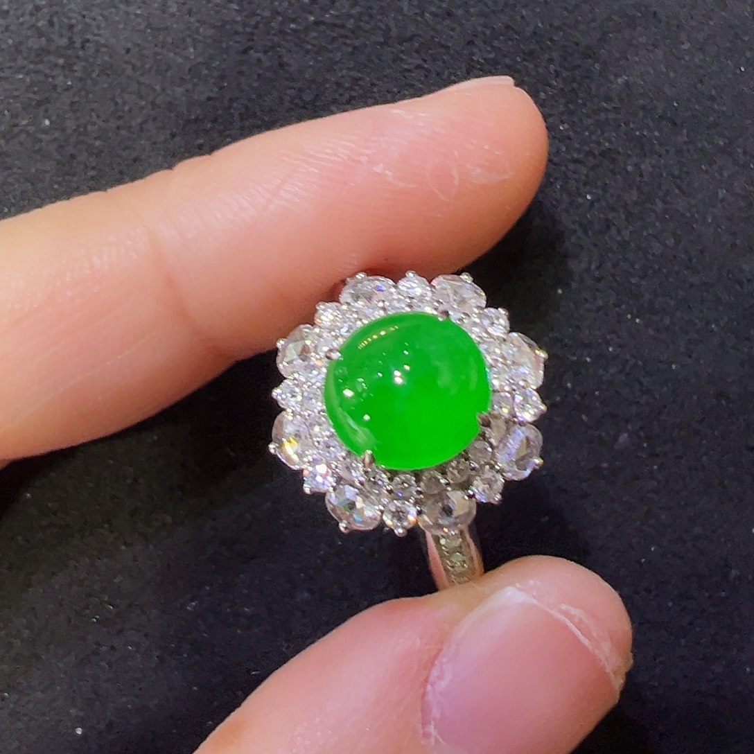 翡翠18K金镶嵌戒指